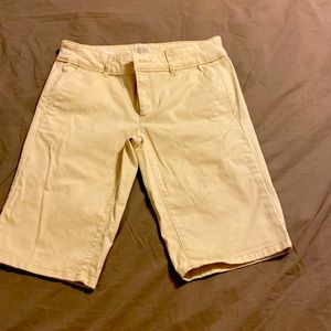 Loft size 4 Bermuda shorts never worn